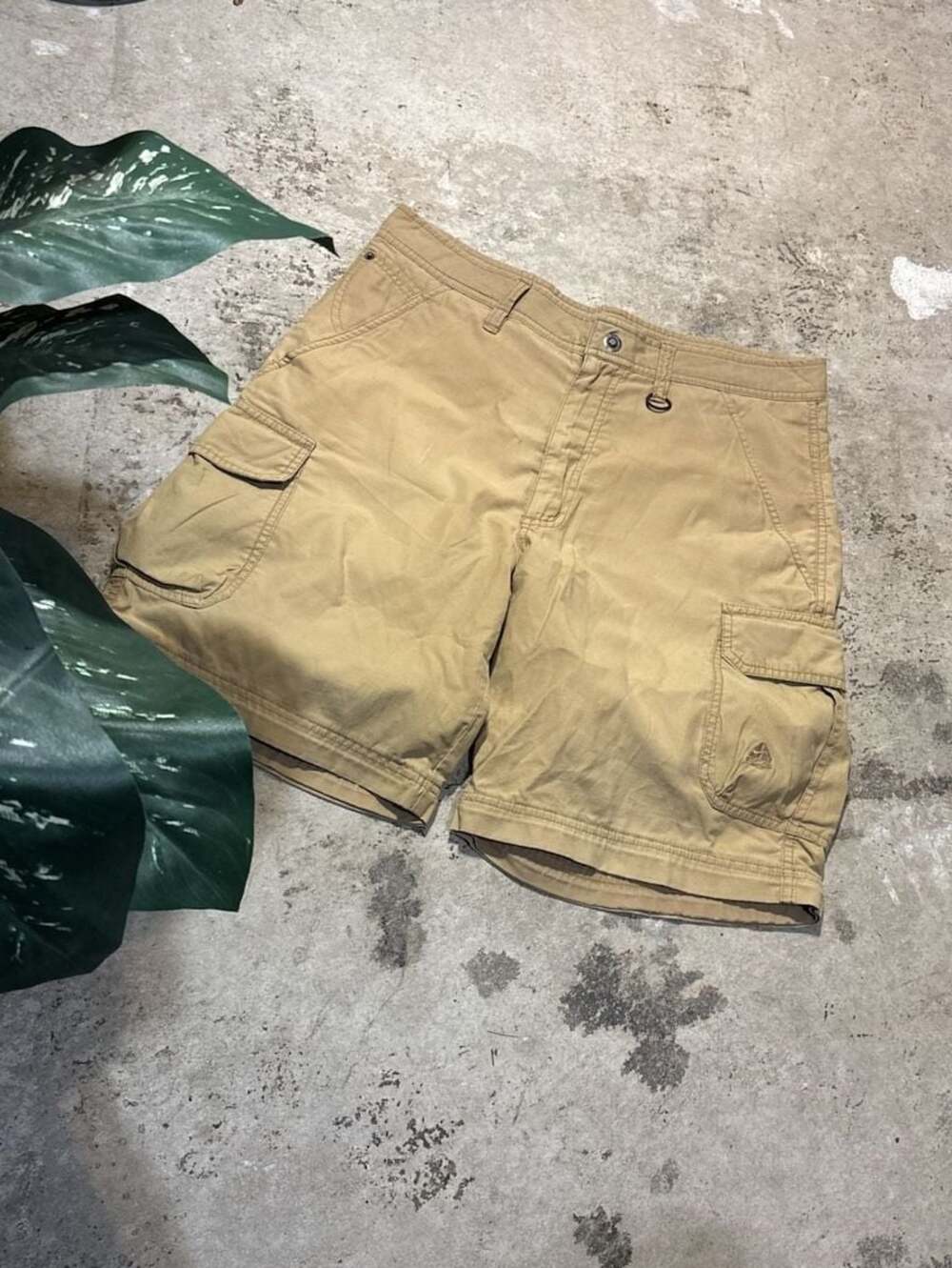 Nike ACG Vintage Men's Hiking Cargo Shorts Size 32